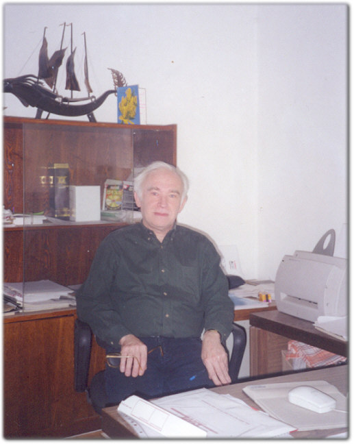 tee.jpg (66684 bytes)